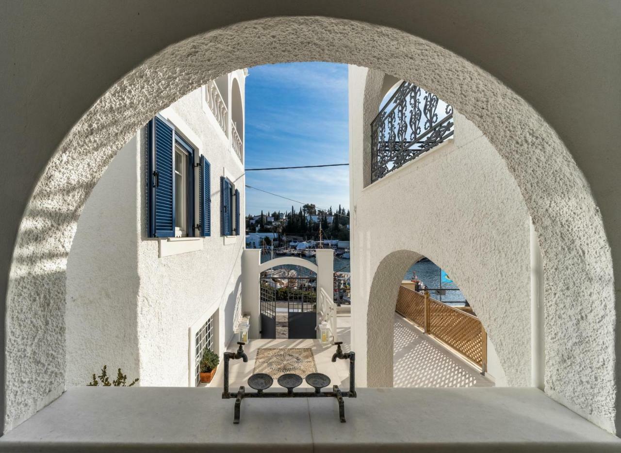 سبيتسيس Porto Vecchio Luxury Suites المظهر الخارجي الصورة