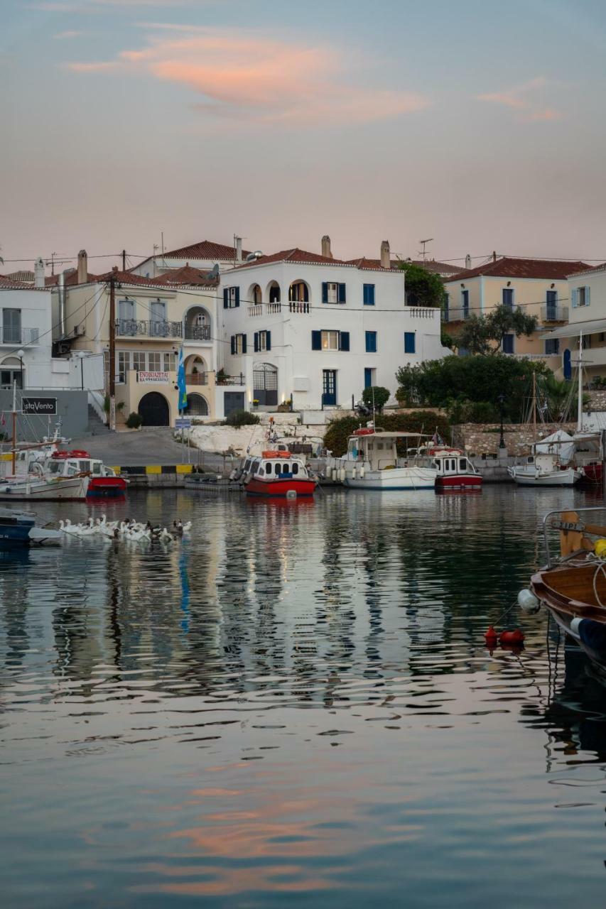 سبيتسيس Porto Vecchio Luxury Suites المظهر الخارجي الصورة