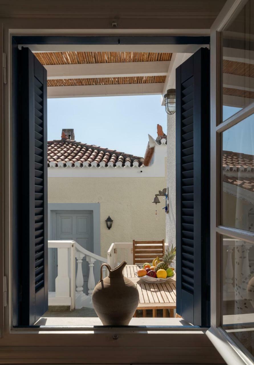 سبيتسيس Porto Vecchio Luxury Suites المظهر الخارجي الصورة
