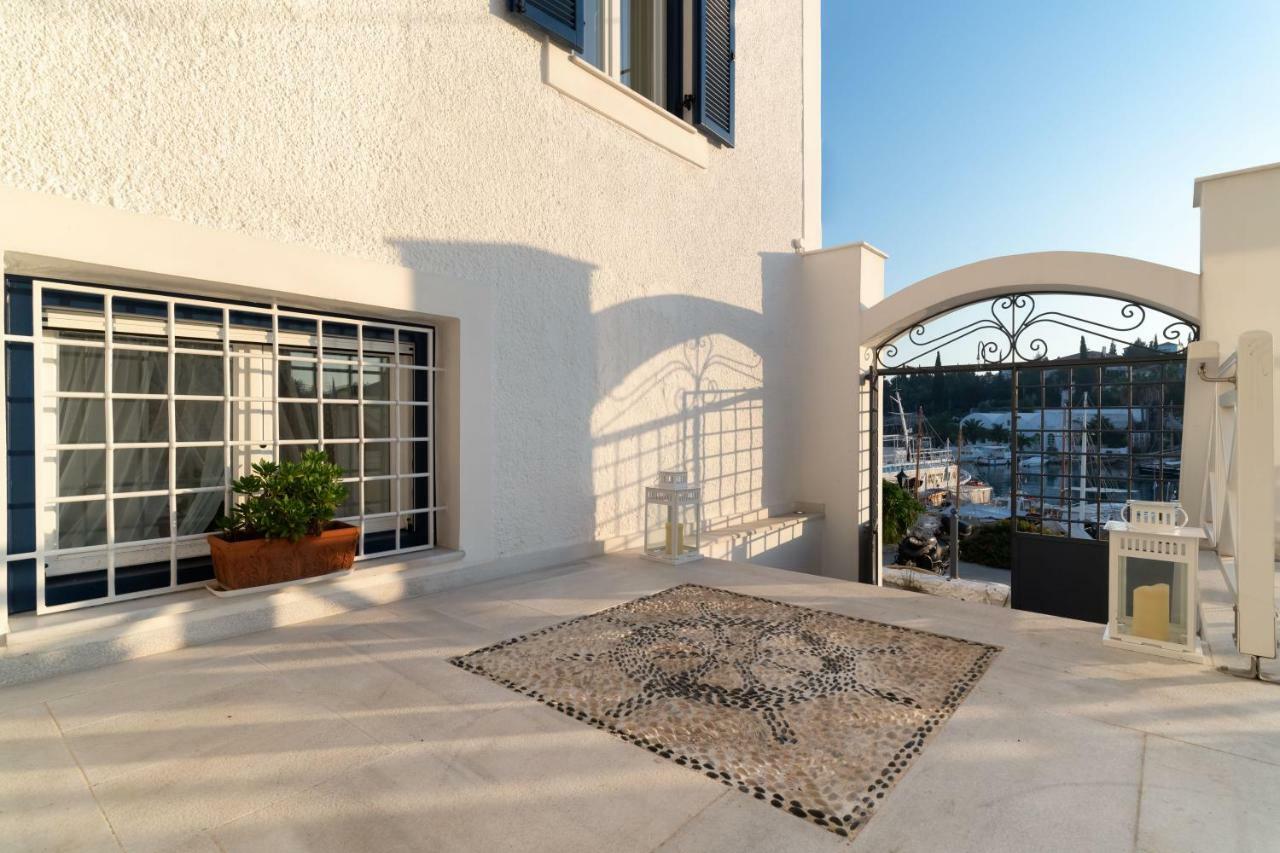سبيتسيس Porto Vecchio Luxury Suites المظهر الخارجي الصورة